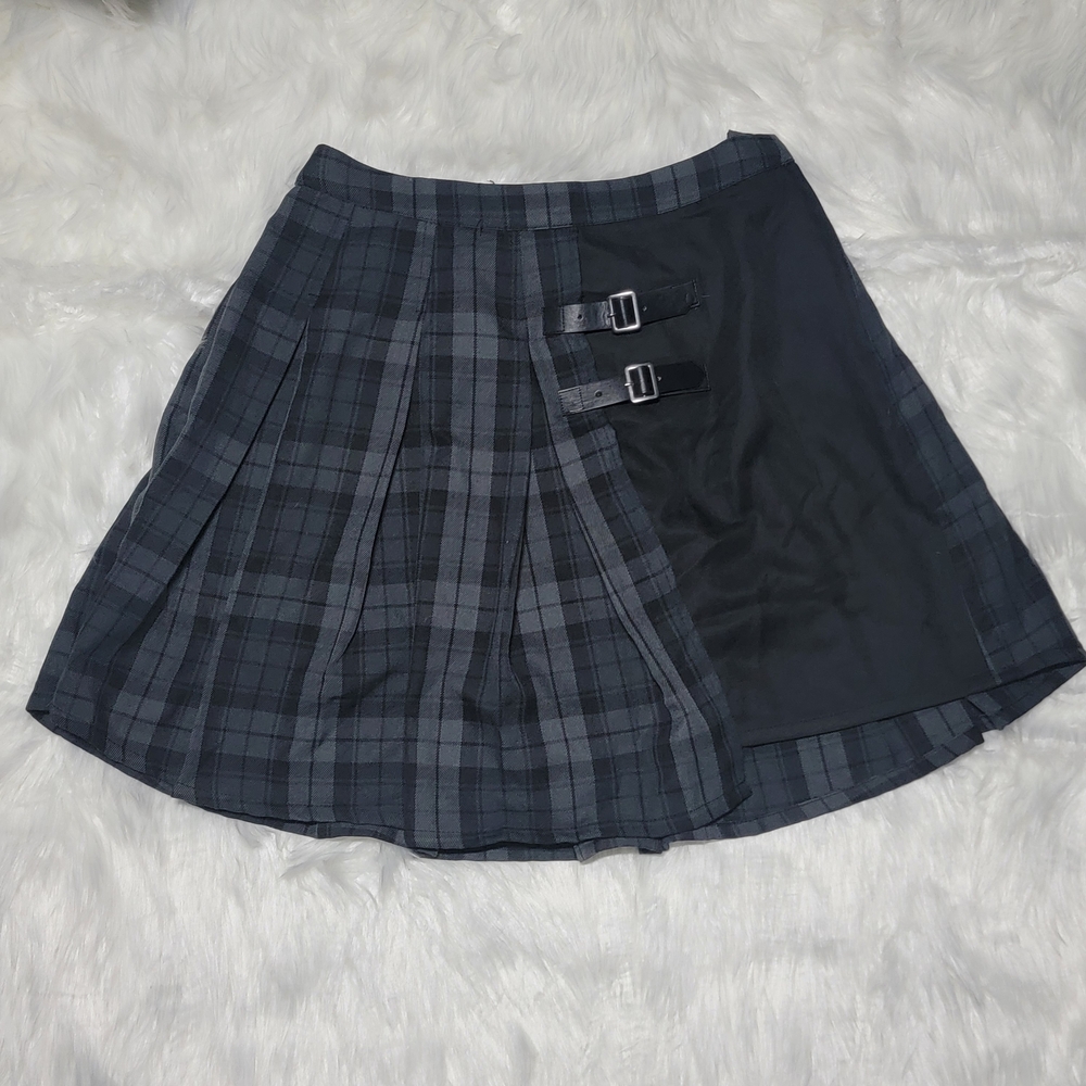 Plaid Black Skirt with Buckle Detail